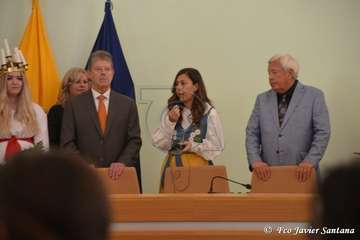Miles de personas celebran el día de Santa Lucía en Las Tirajanas (Foto Francisco Javier Santana)